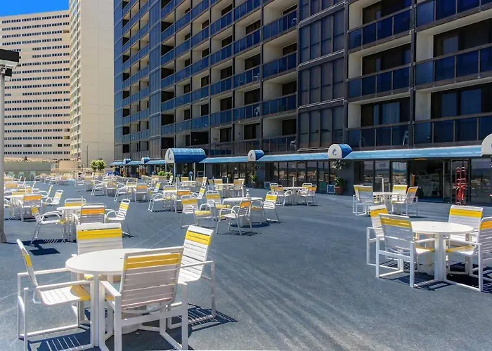 Convenient Right On The With Pools & Washer & Dryer Appartement *